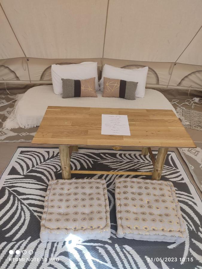 Analaya Villa Vias Bagian luar foto