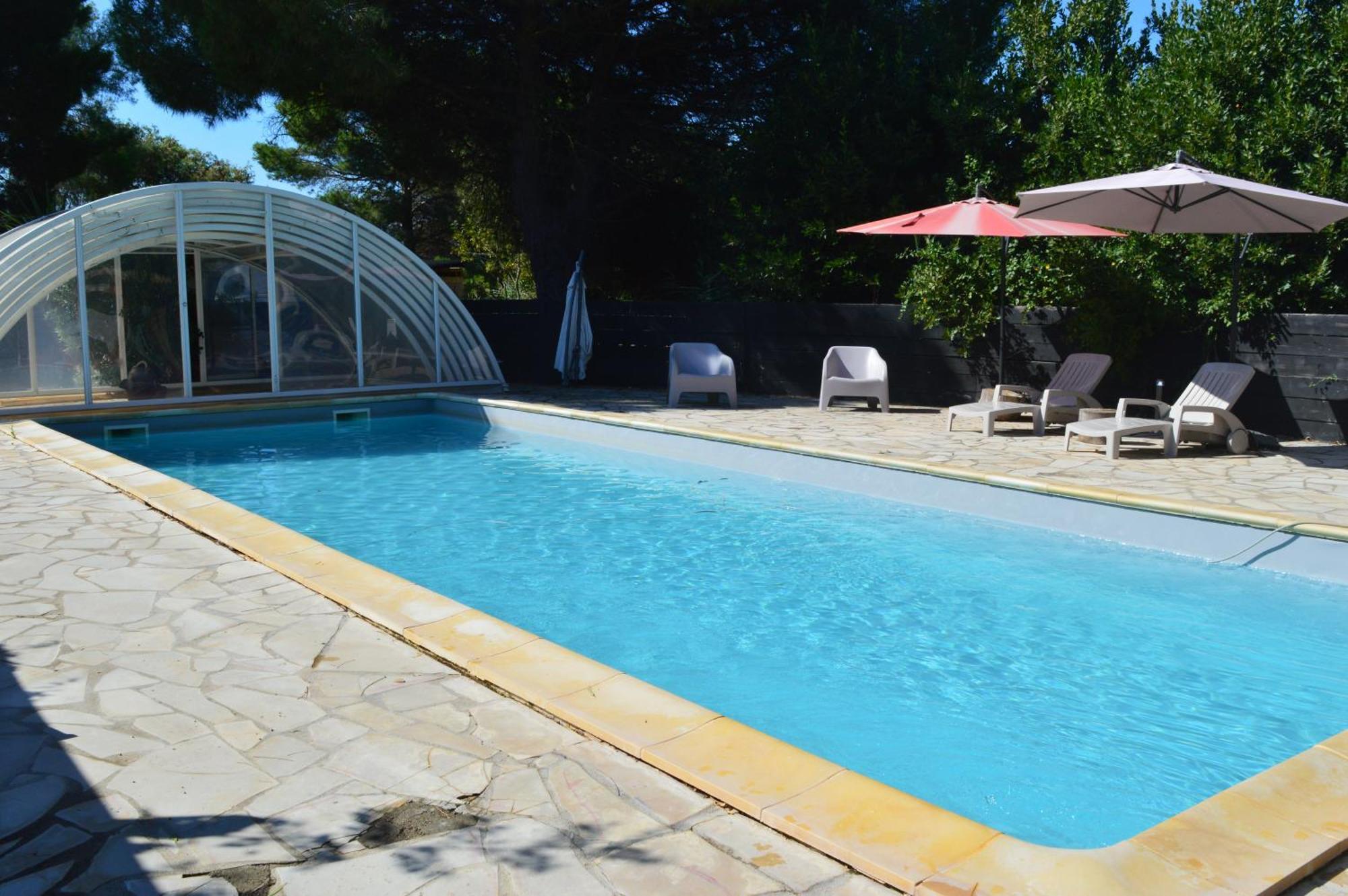 Analaya Villa Vias Bagian luar foto