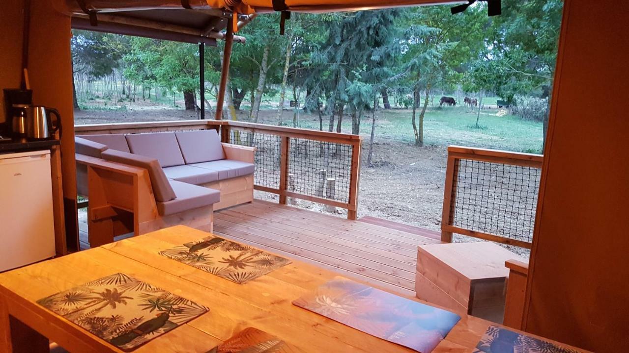 Analaya Villa Vias Bagian luar foto